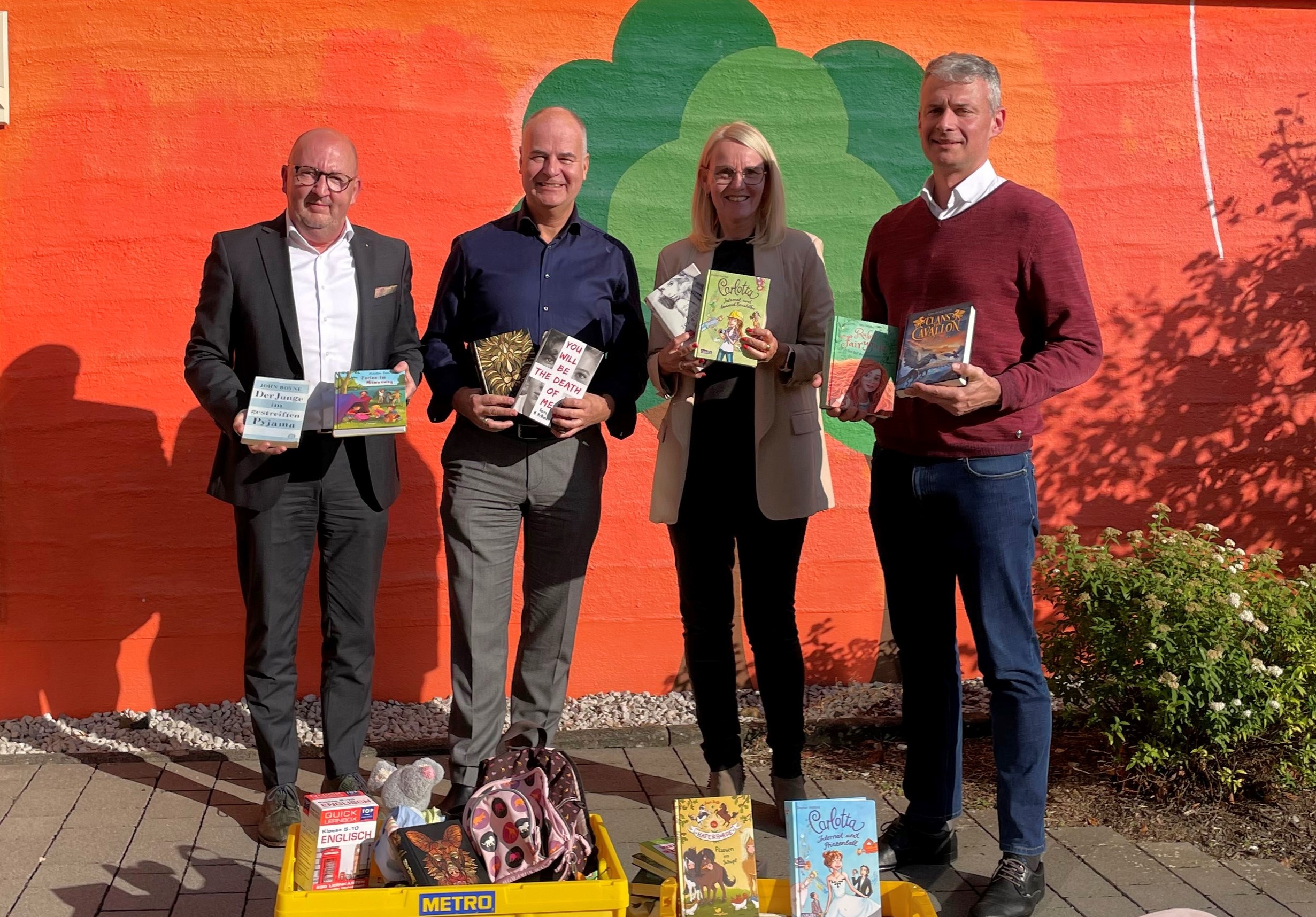 Lions Club Wetzlar-Solms spendet „frischen Wind“ für die Kinder- und Jugend-Bibliothek des Albert-Schweitzer-Kinderdorf Wetzlar